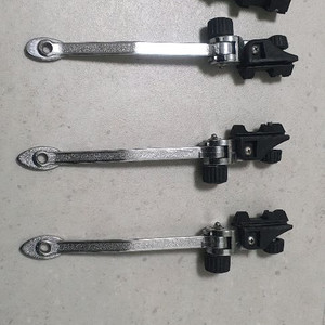 우경받침틀 로봇다리