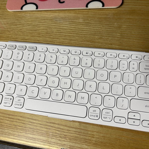 로지텍 keys to go 2 화이트 영문