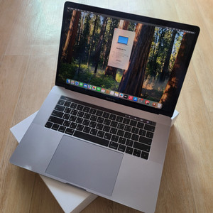 부산 맥북프로2019 15인치 i7 6코어/32GB램/라데온프로555X 팝니다.