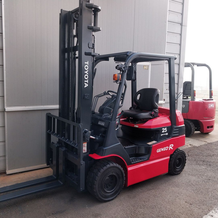 도요다 2.5톤 전동지게차 사이드쉬프트 2단400MM 2017년식--3