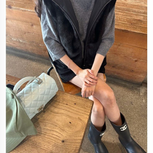 희블랑 리버시블 구스 밍크베스트 블랙 판매합니다.