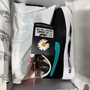 나이키 피스마이너스원 에어포스1 로우 / 에어줌 알파플라이 / 에어조던 까치 이미지