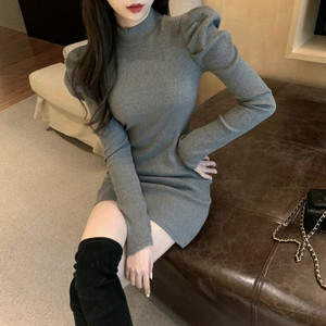 그레이 퍼프 골지 니트 미니 원피스 반폴라 슬림핏 섹시 반목 어깨 소매 회색 밀착핏 홀복 드레스 연말파티룩 하객룩 이미지