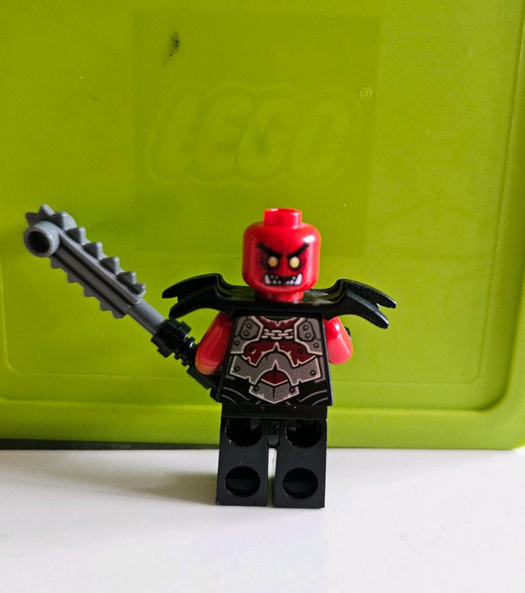 넥소나이츠 피규어--1