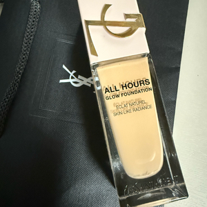 입생로랑 파운데이션