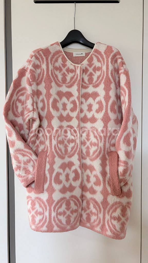 Thyren 핑크 패턴 코트--1