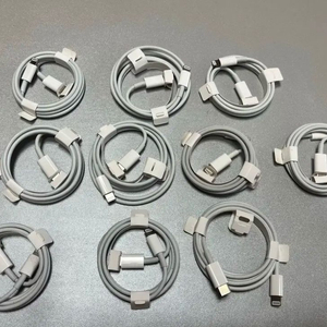 애플정품 c to 8 케이블 ㅡ라이트닝ㅡ100개정품 케이블 100개 ㅡ55만원에 무료택배낱개로 개별로 파셔도 이득임