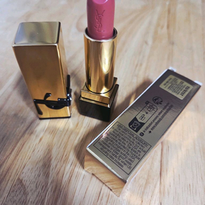 (새상품)입생로랑 립스틱 택포3만8천원에 판매합니다