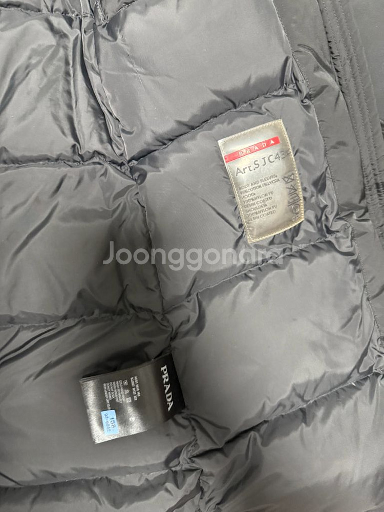 프라다 폭스퍼 패딩(정품)--3