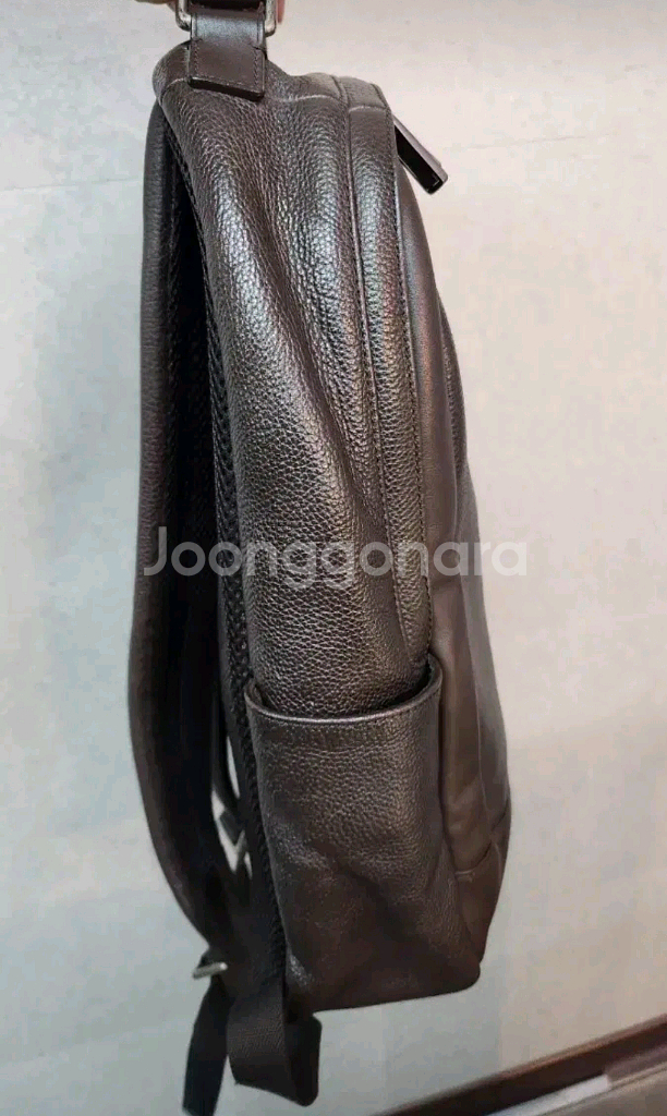 코치 가죽백팩--2