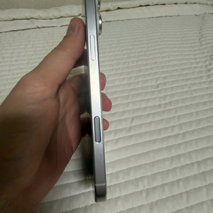 아이폰16프로맥스 256 화이트 자급제 애케플(양도가능) 판매합니다