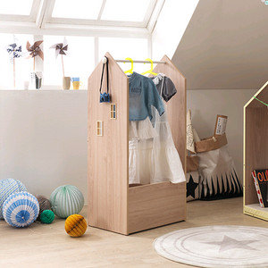 리바트키즈 집속의 작은 집 행거