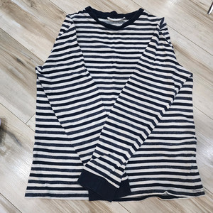 자라 니트재질 티셔츠 140 택배비만 주세요