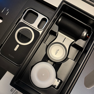 아이폰 17 프로 맥스 용 텔레신 마스터 폰 카메라 그립 케이스 세트 팝니다.