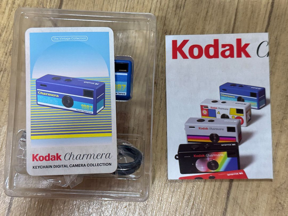 코닥 차메라 판매합니다 (파랑)--1