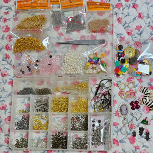 스트랩,팔찌,비즈,핸드폰줄,키링등 악세사리 만들기부자재 이미지