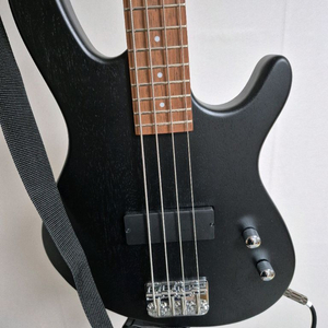 Cort action junior 베이스기타팝니다.