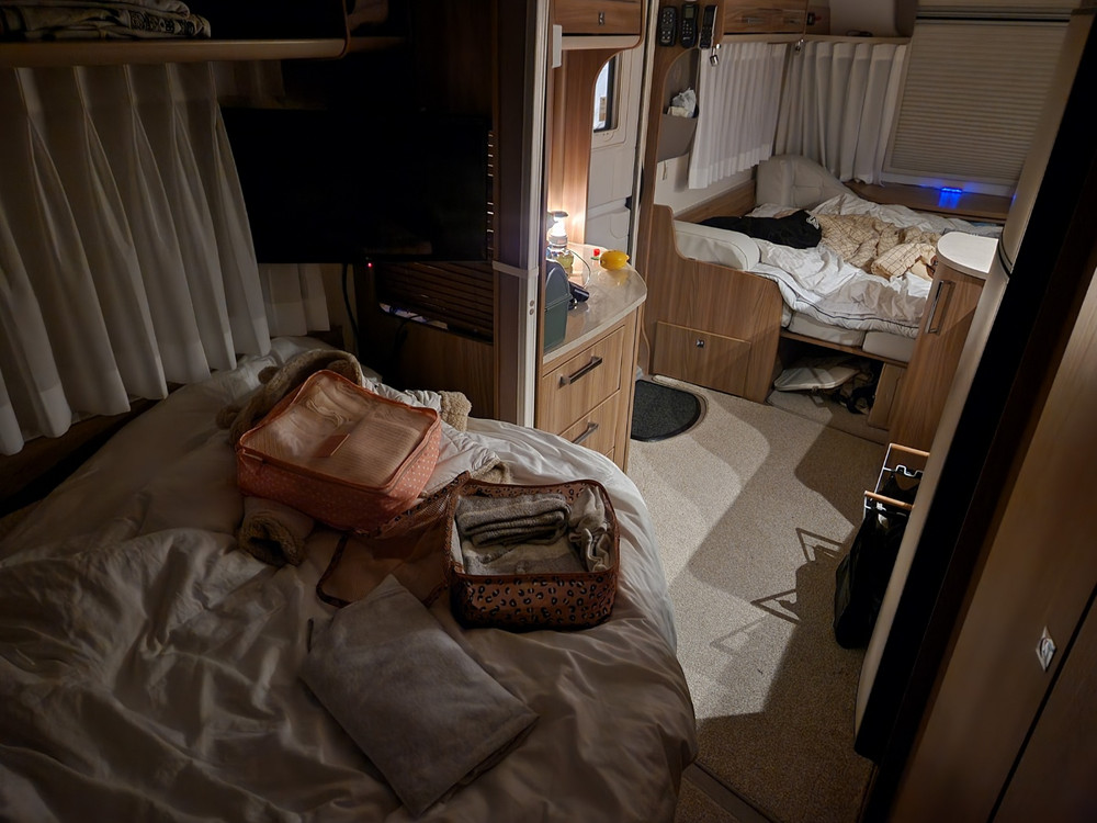 베일리 유니콘3 바르셀로나 카라반 투축 600급 노지 풀옵션--7