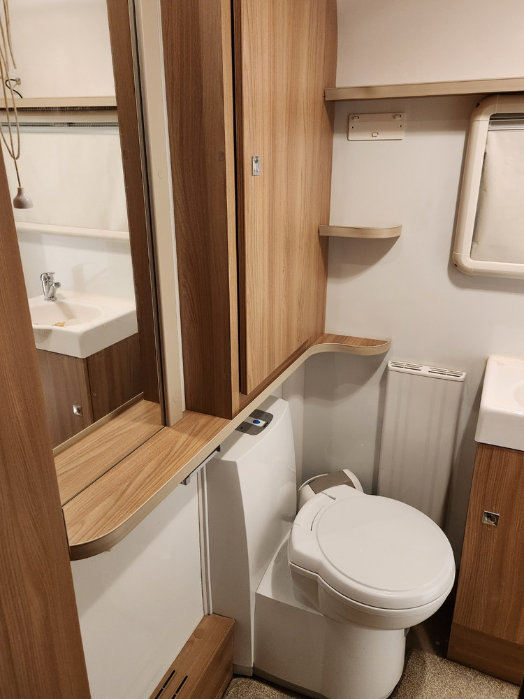 베일리 유니콘3 바르셀로나 카라반 투축 600급 노지 풀옵션--8