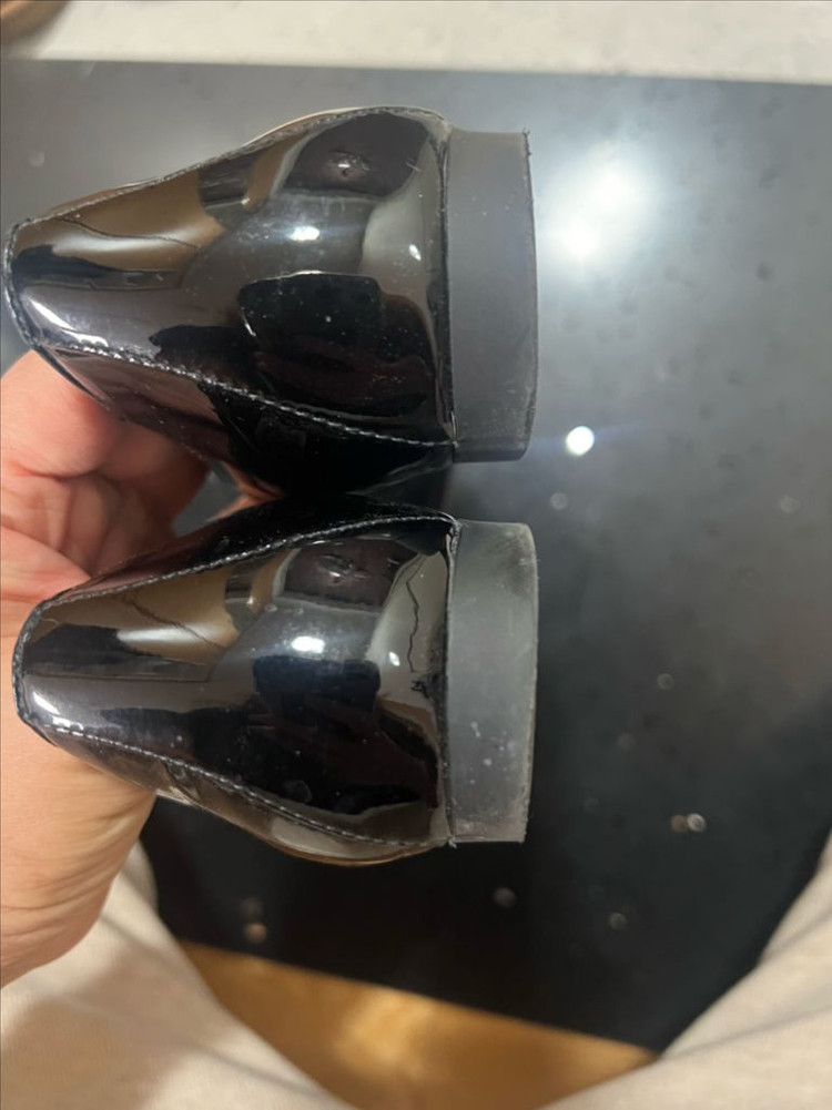 페라가모 유광로퍼 여성용--2