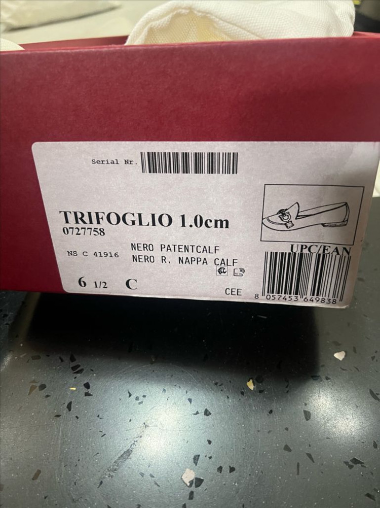 페라가모 유광로퍼 여성용--4