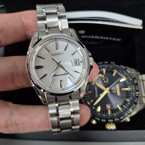 더시티즌 aq4020 54y (닥종이) 판매합니다 이미지