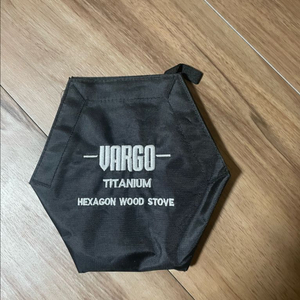 바르고(vargo) 헥사곤 티타늄 우드 스토브 이미지