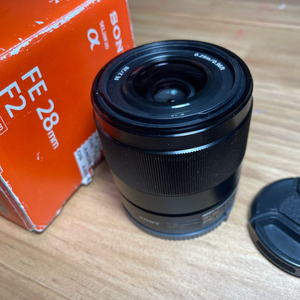 소니 28mm f2 렌즈