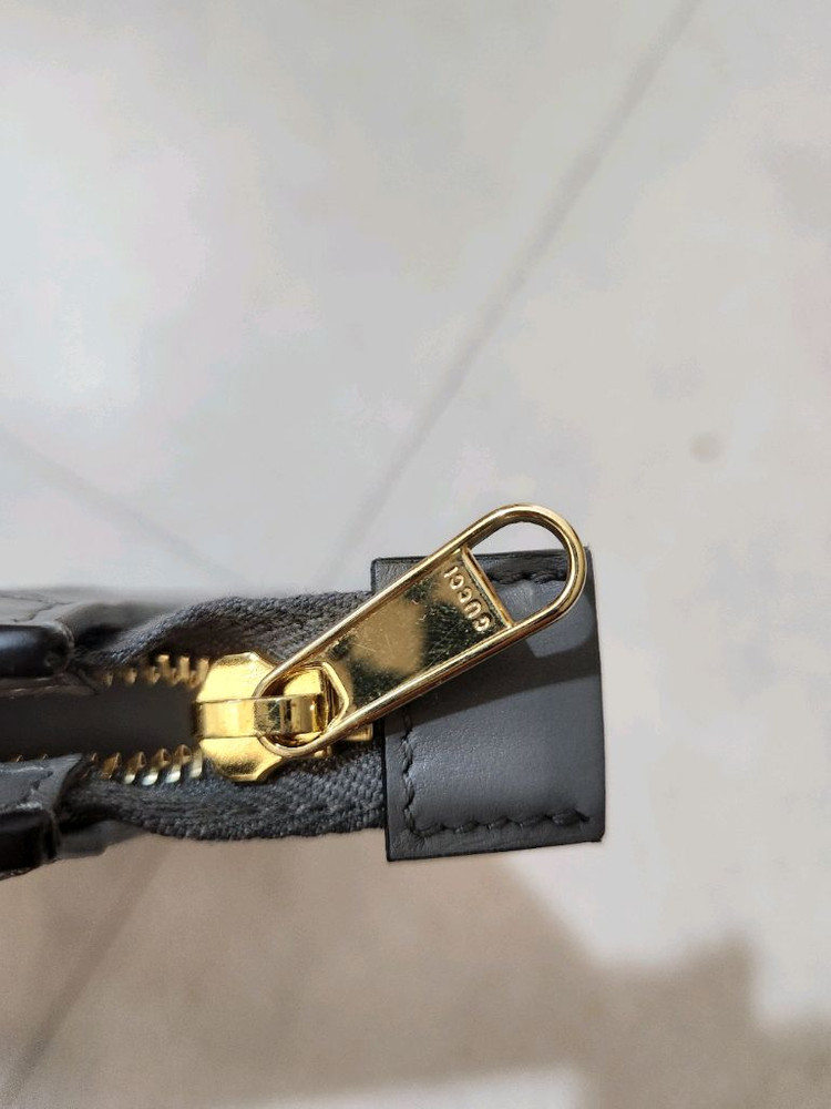 구찌 GG 마틀라세 엠보싱 파우치--2