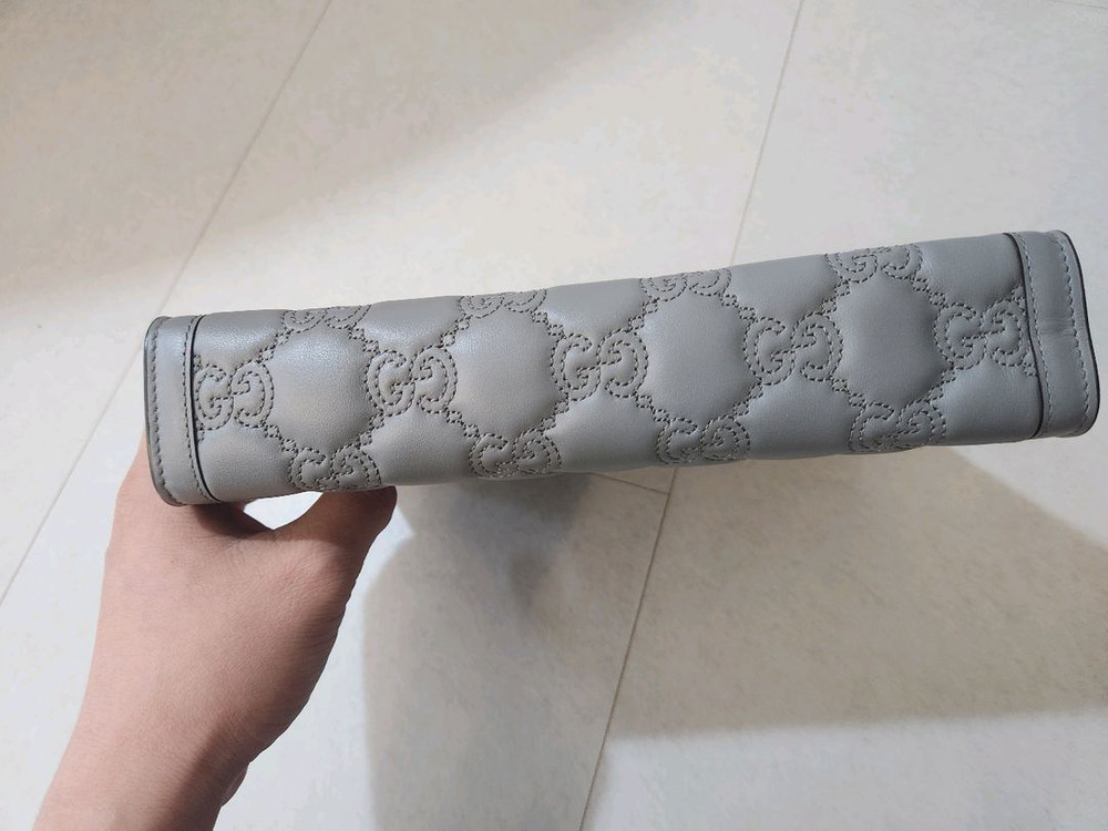 구찌 GG 마틀라세 엠보싱 파우치--6