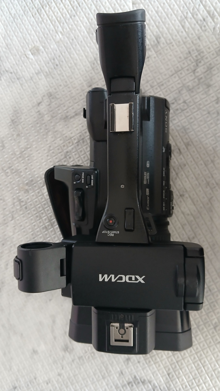 sony pxw-z150 팝니다. 4k UHD 메모리 녹화 이미지