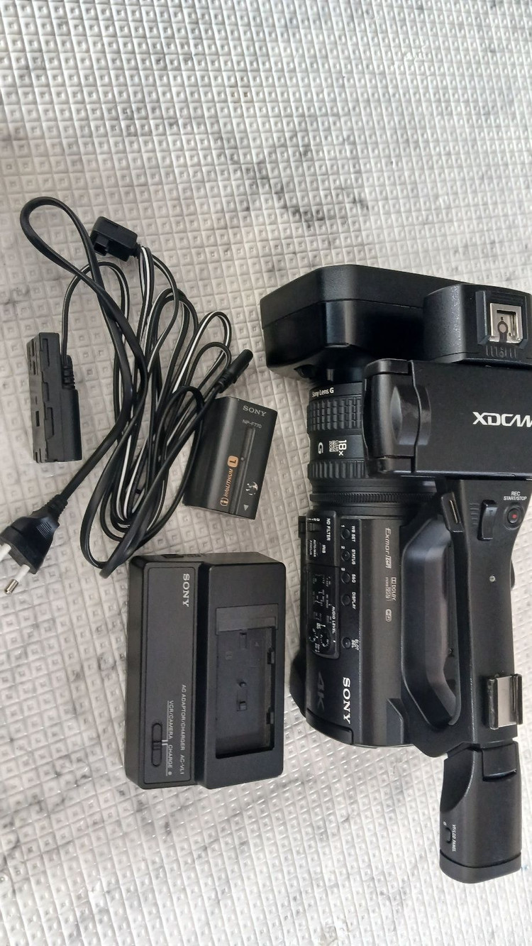 sony pxw-z150 팝니다. 4k UHD 메모리 녹화 이미지