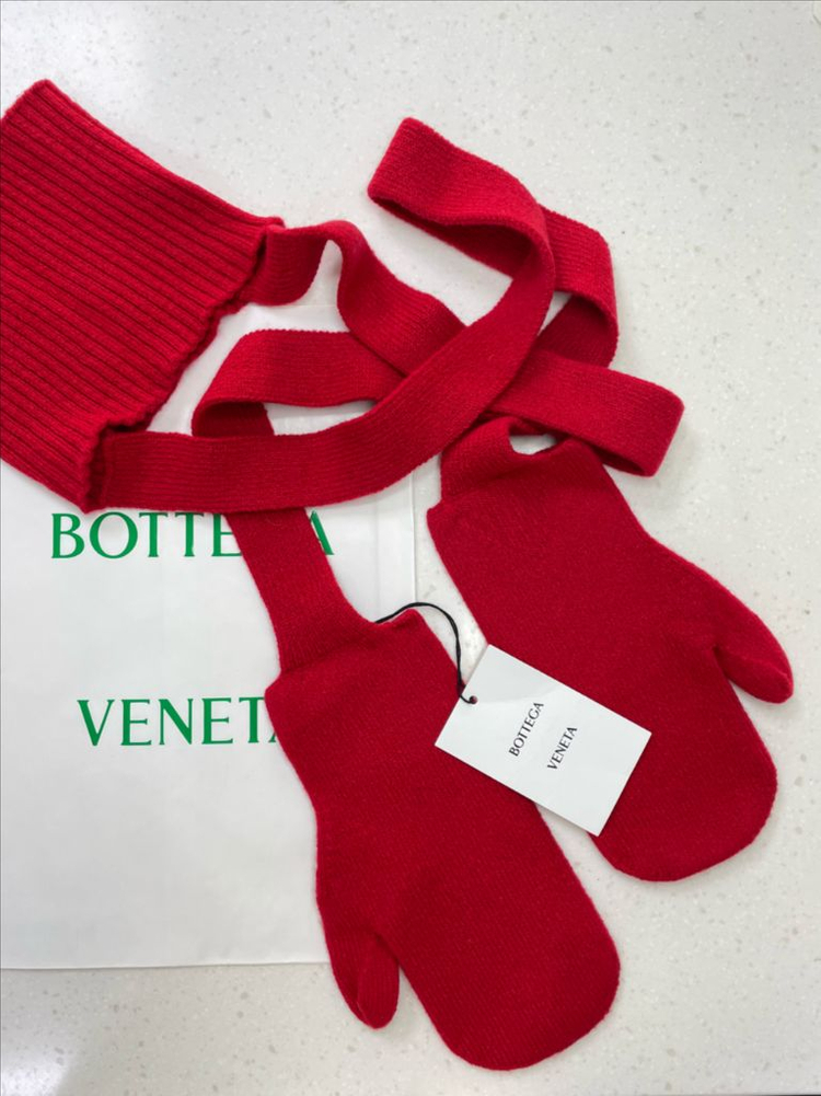 새상품 보테가베네타 울 캐시미어 장갑 넥워머 장갑 레드 컬러--4