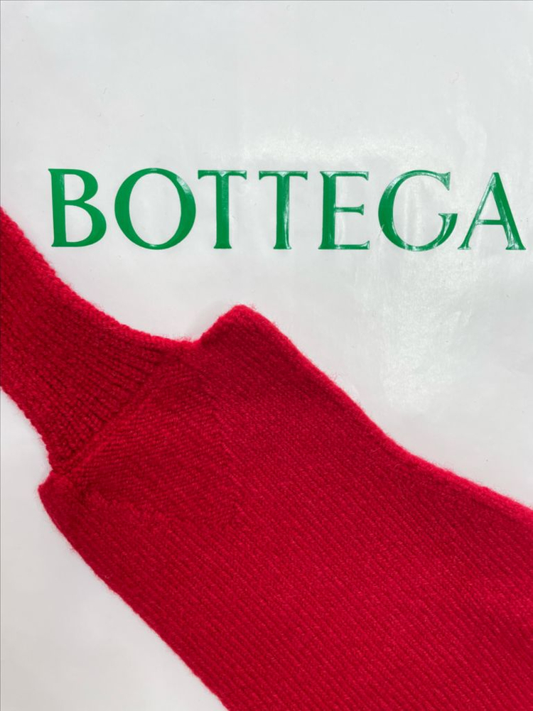새상품 보테가베네타 울 캐시미어 장갑 넥워머 장갑 레드 컬러--5