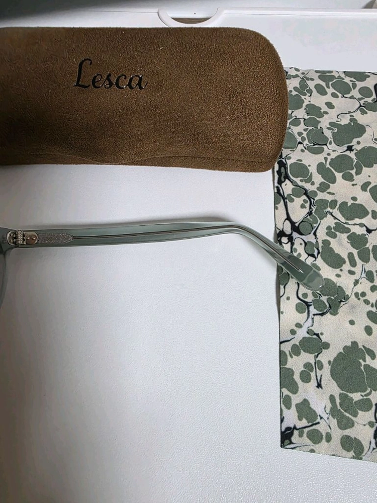 Lesca 안경 이미지