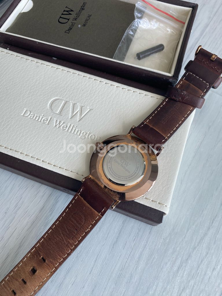 다니엘웰링턴 36m 로즈골드 시계판매합니다 최저가22만--2