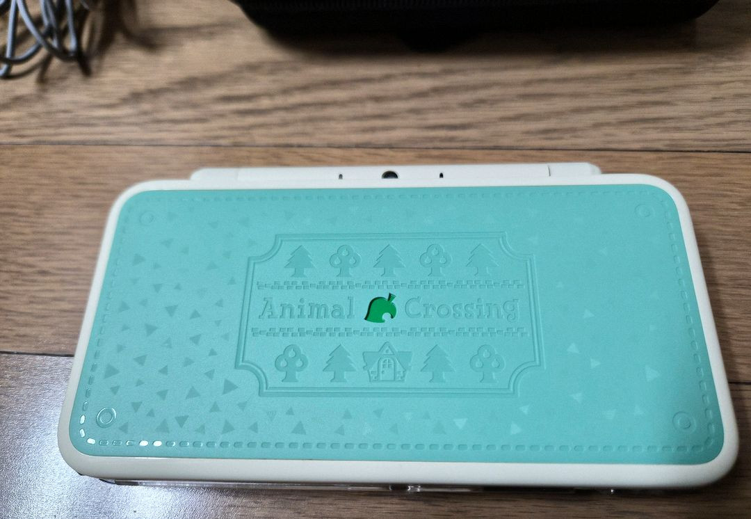 닌텐도 2DS XL 튀동숲 에디션 정품 박스 이미지