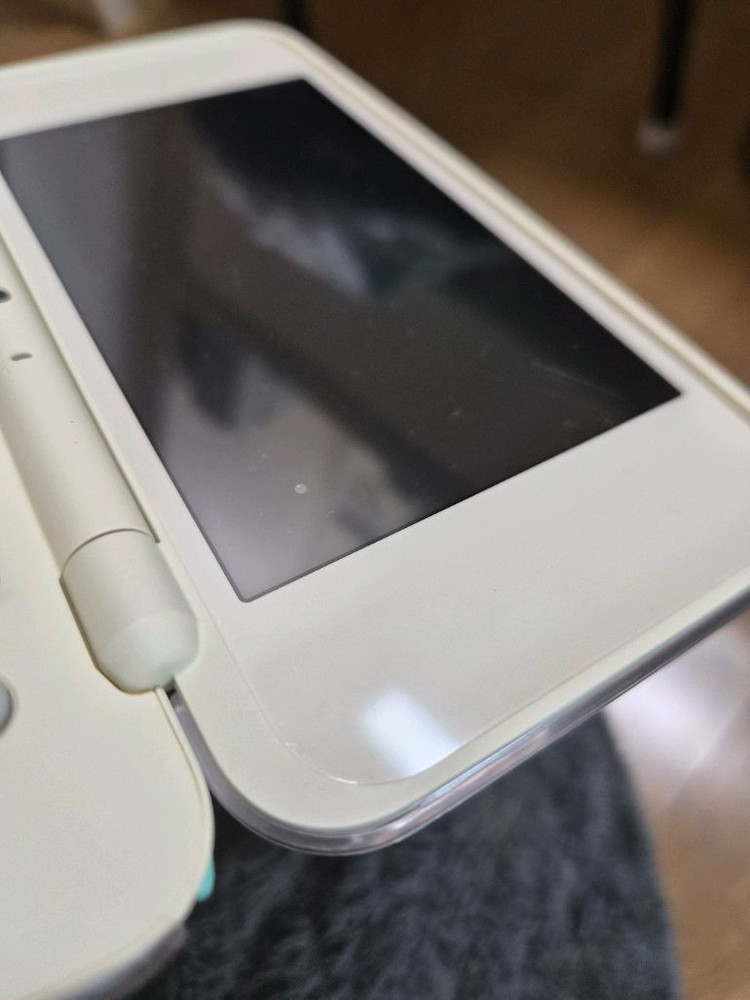 닌텐도 2DS XL 튀동숲 에디션 정품 박스 이미지