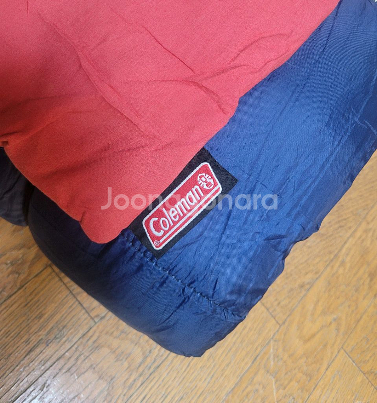 캠핑 침낭 2개 + 콜맨 베개 2개--1