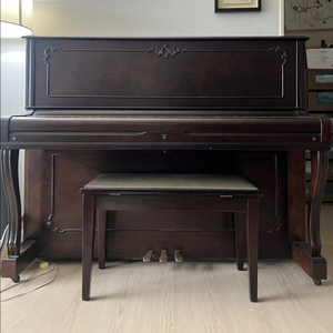 영창 피아노 U121