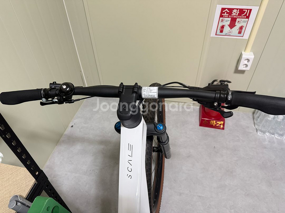 스캇 스케일 930 화이트 m사이즈 판매합니다--7