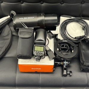 고독스 V1s, SK300ll, X1T-s, 소프트박스, 엄브렐러, 반사판, 플래시 브라켓 팝니다.