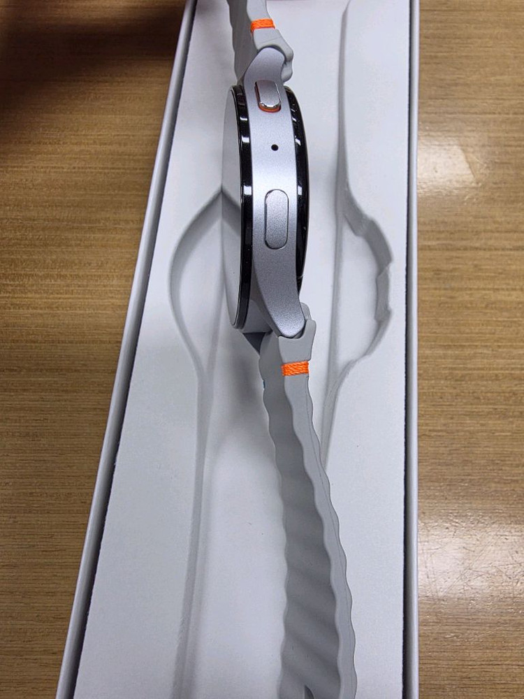 갤럭시 워치7 44mm 풀박스 + 스트랩--3