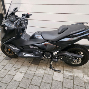 야마하 티맥스560 스쿠터 이미지