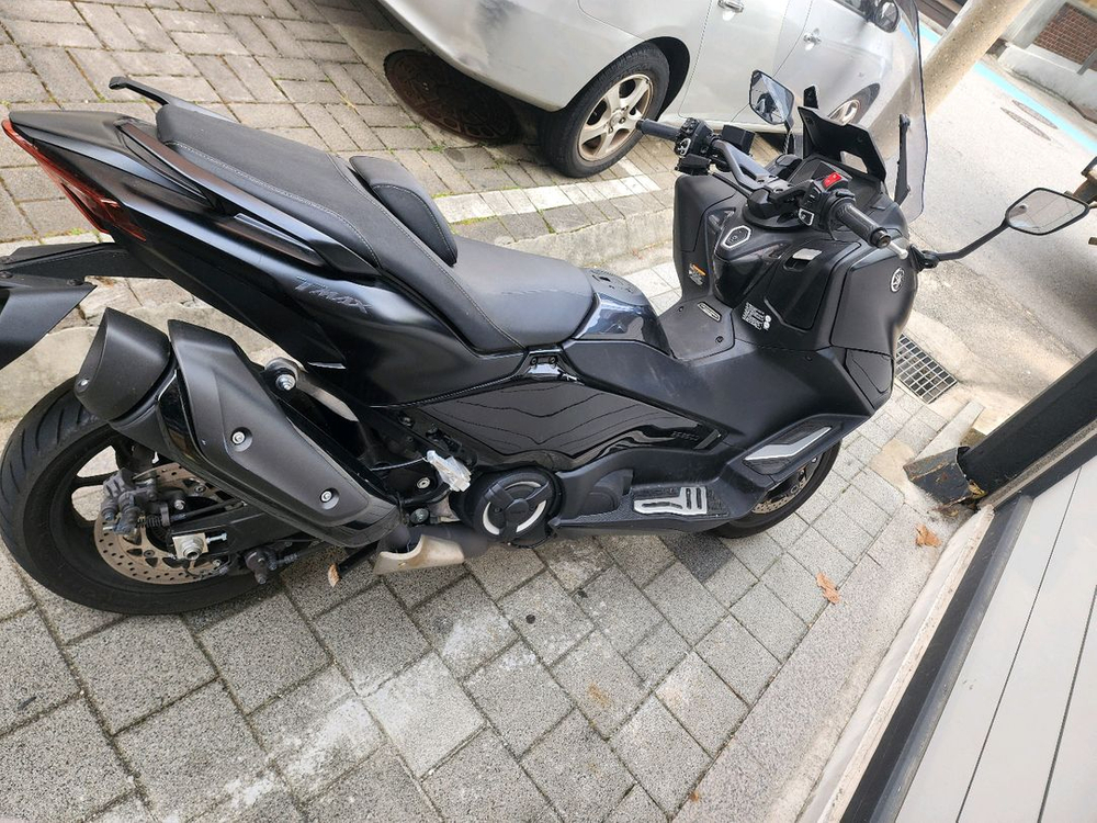 야마하 티맥스560 스쿠터 이미지