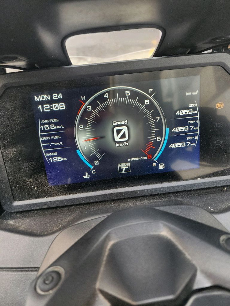 야마하 티맥스560 스쿠터 이미지