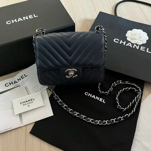 샤넬 쁘티삭 쉐브론 캐비어