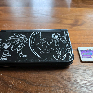 닌텐도 NEW 3DS XL 썬문에디션 + 포켓몬 울트라문