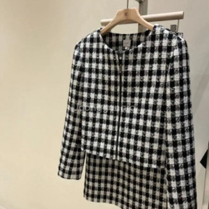 시에 sie 디아 체크 트위드 자켓 + 디아 체크 라인스커트 세트로 판매합니다. (한번 착용)