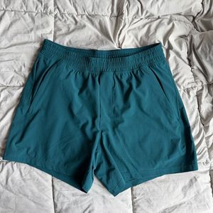 룰루레몬 페이스 브레이커 라이너리스 5인치 m 사이즈 판매합니다.